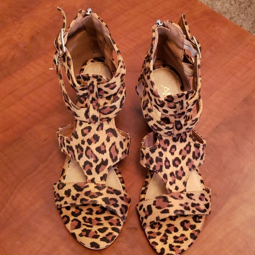 Anna Leopard Wedge Sandal - Sz 6.5